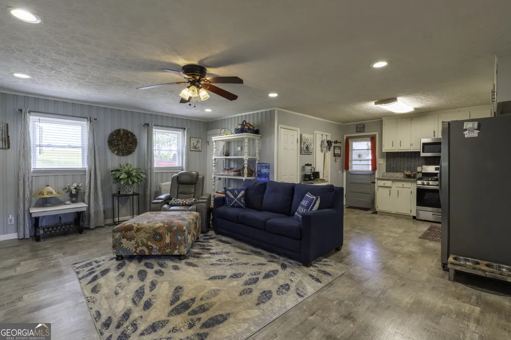 884 S Lake DR East Dublin, GA 31027
