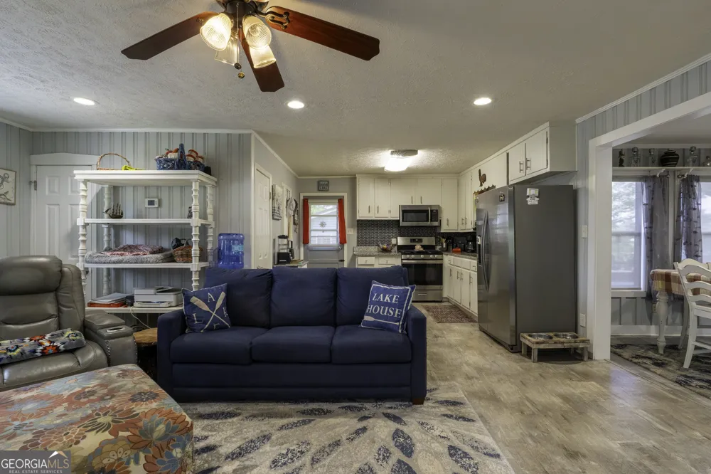884 S Lake DR East Dublin, GA 31027