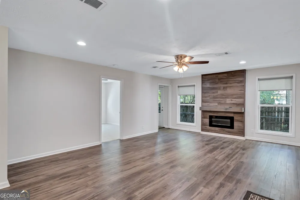 5772 Lilburn Stone Mountain RD Stone Mountain, GA 30087