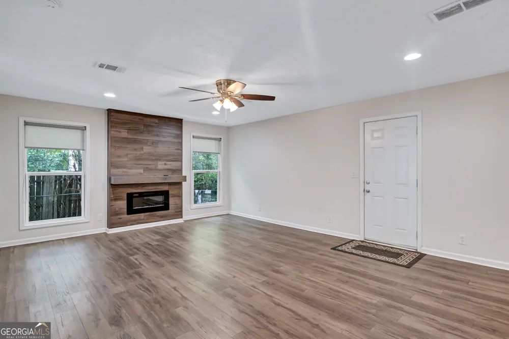 5772 Lilburn Stone Mountain RD Stone Mountain, GA 30087