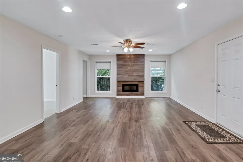5772 Lilburn Stone Mountain RD Stone Mountain, GA 30087