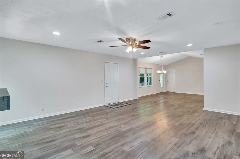 5772 Lilburn Stone Mountain RD Stone Mountain, GA 30087