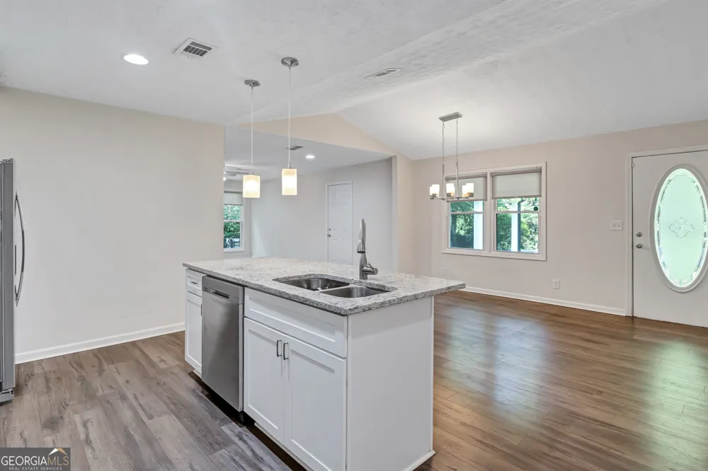 5772 Lilburn Stone Mountain RD Stone Mountain, GA 30087