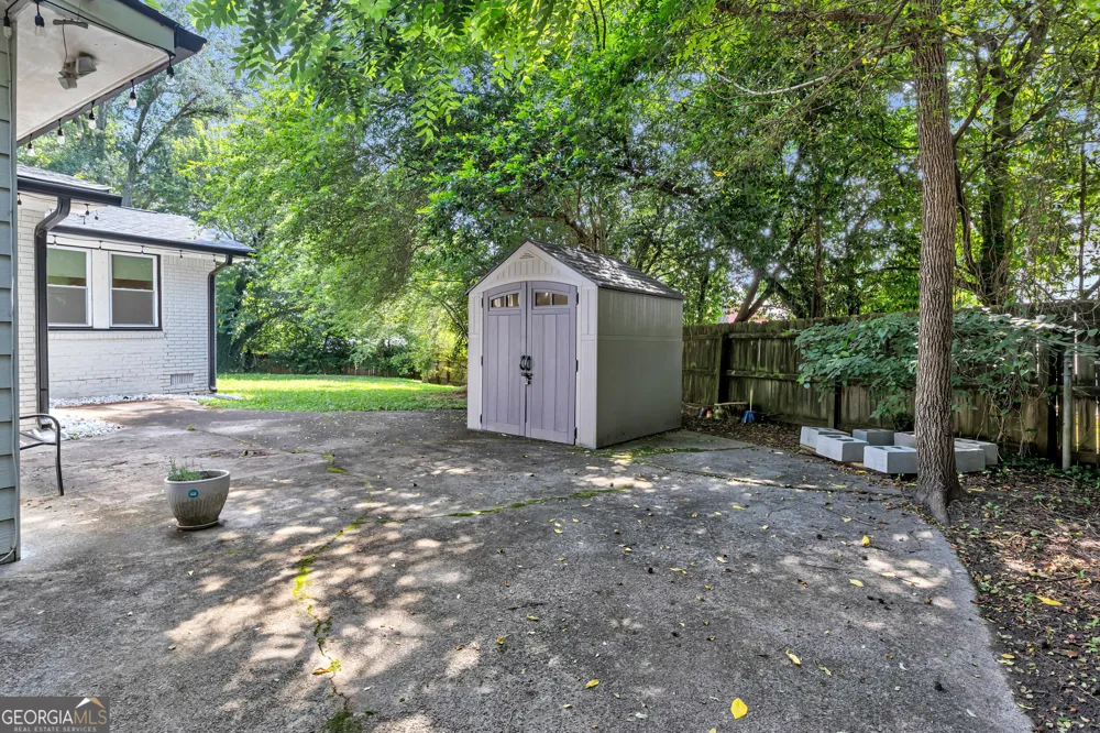 5772 Lilburn Stone Mountain RD Stone Mountain, GA 30087