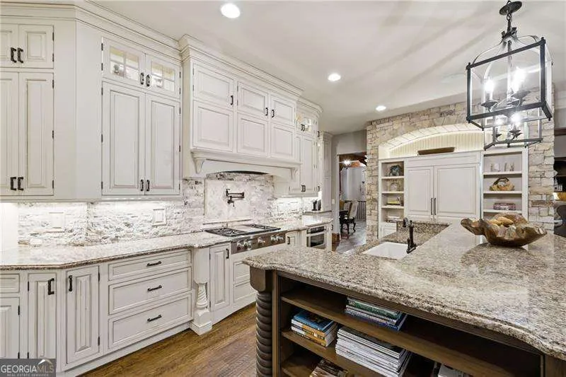 210 Etowah LNDG Ball Ground, GA 30107