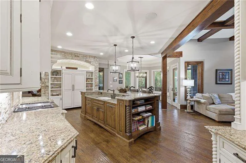 210 Etowah LNDG Ball Ground, GA 30107