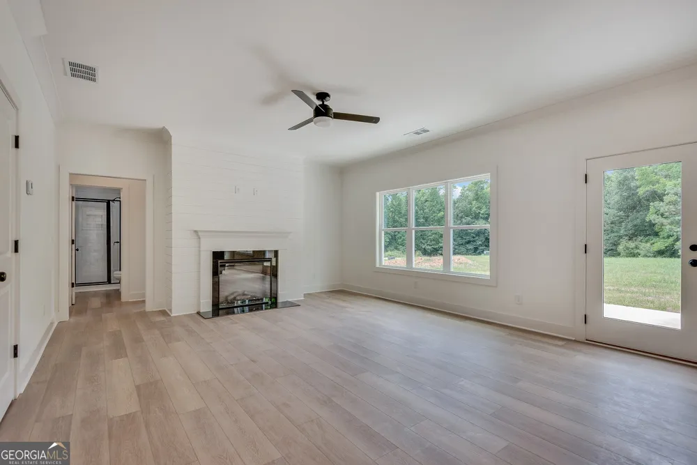 380 Pitts Chapel RD Newborn, GA 30056