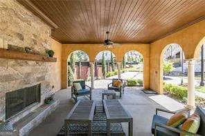 121 Via Roma Woodstock, GA 30188