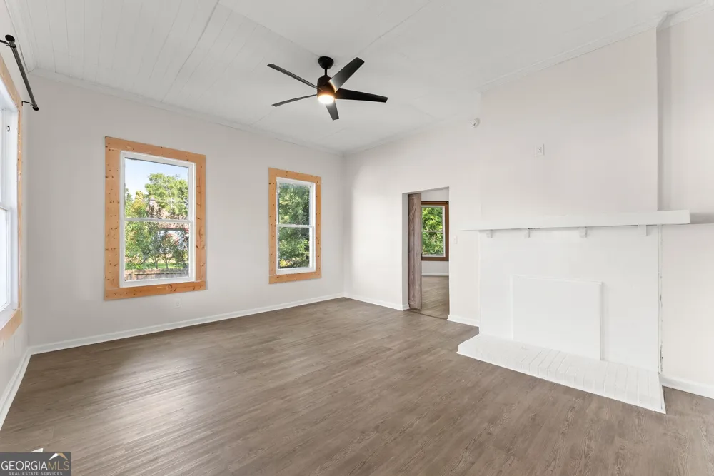 2158 N Broad ST Commerce, GA 30529