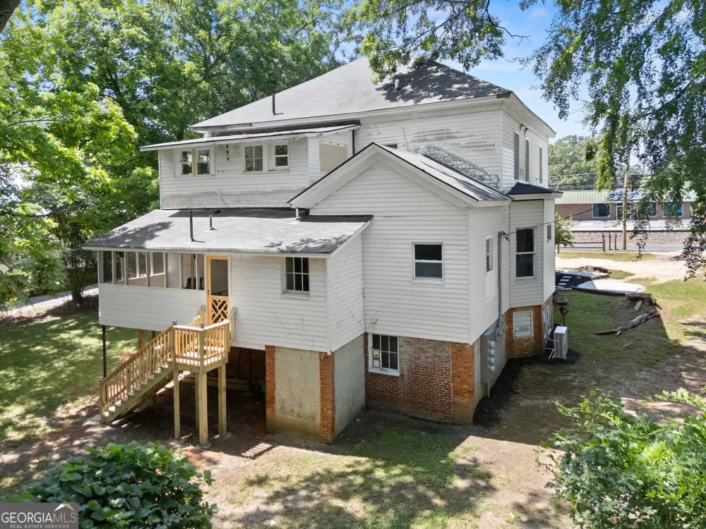 2158 N Broad ST Commerce, GA 30529