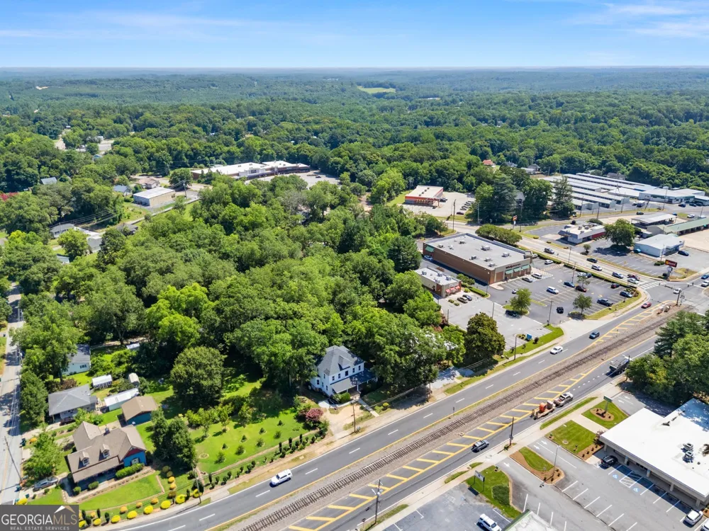 2158 N Broad ST Commerce, GA 30529