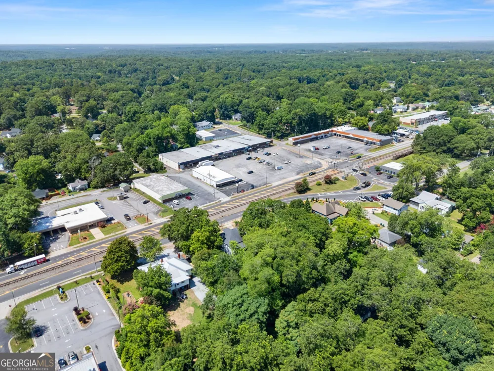 2158 N Broad ST Commerce, GA 30529