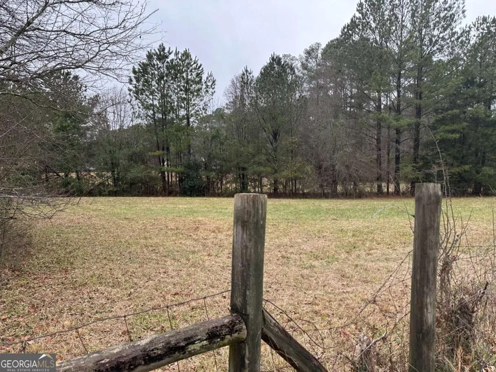 1975 Flat Shoals RD SE Conyers, GA 30013