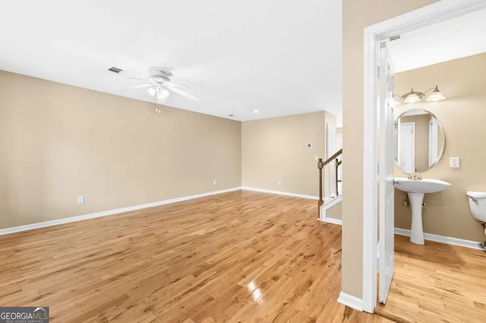 2266 Oak Glenn CIR Duluth, GA 30096