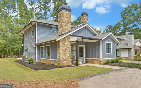 71 Woodlake Crt