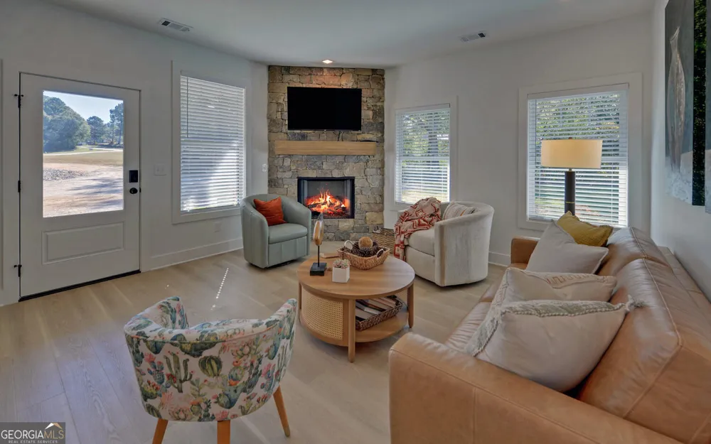 71 Woodlake Crt Hartwell, GA 30643