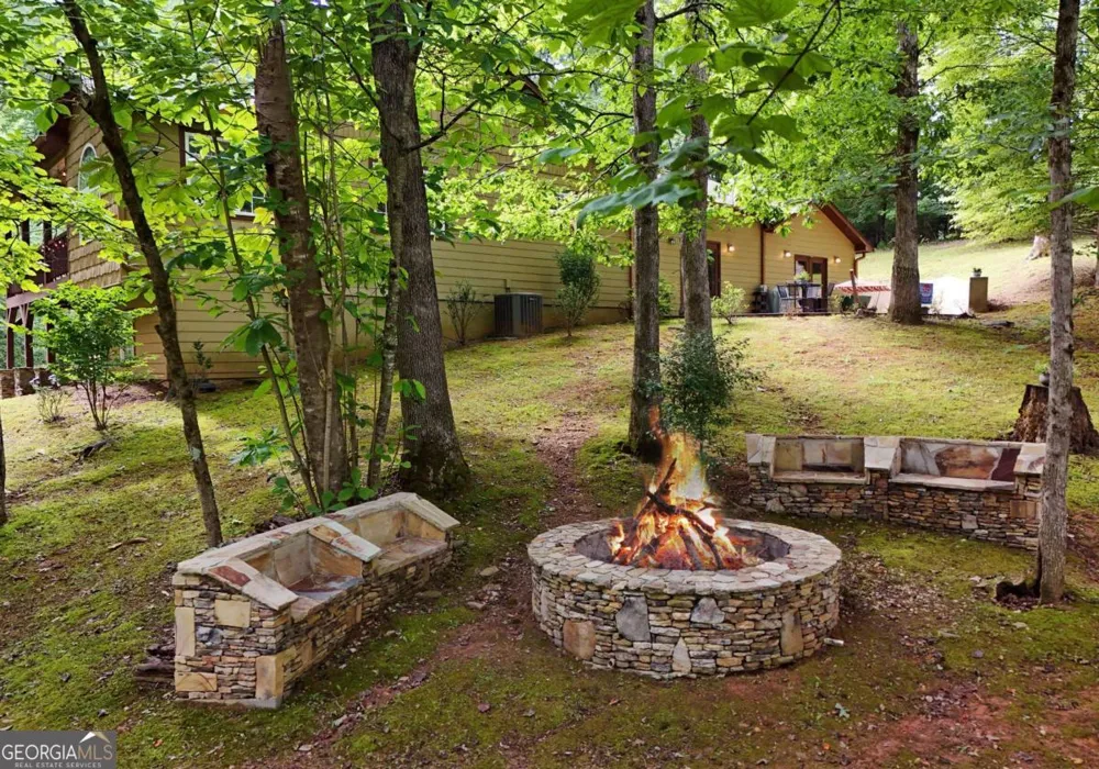 1512 Smithfield LN Young Harris, GA 30582