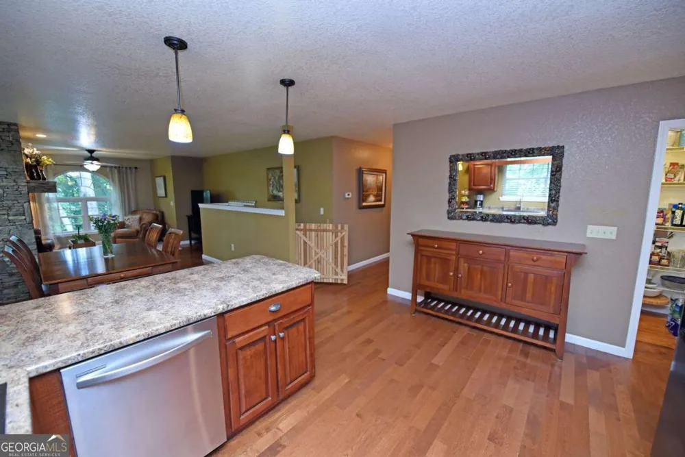 1512 Smithfield LN Young Harris, GA 30582