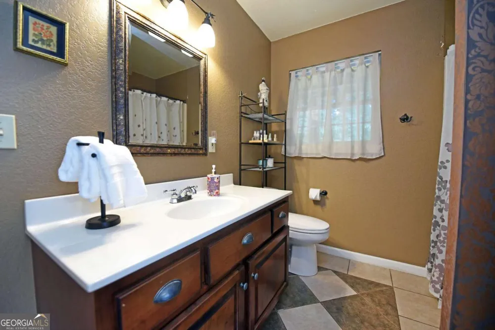 1512 Smithfield LN Young Harris, GA 30582