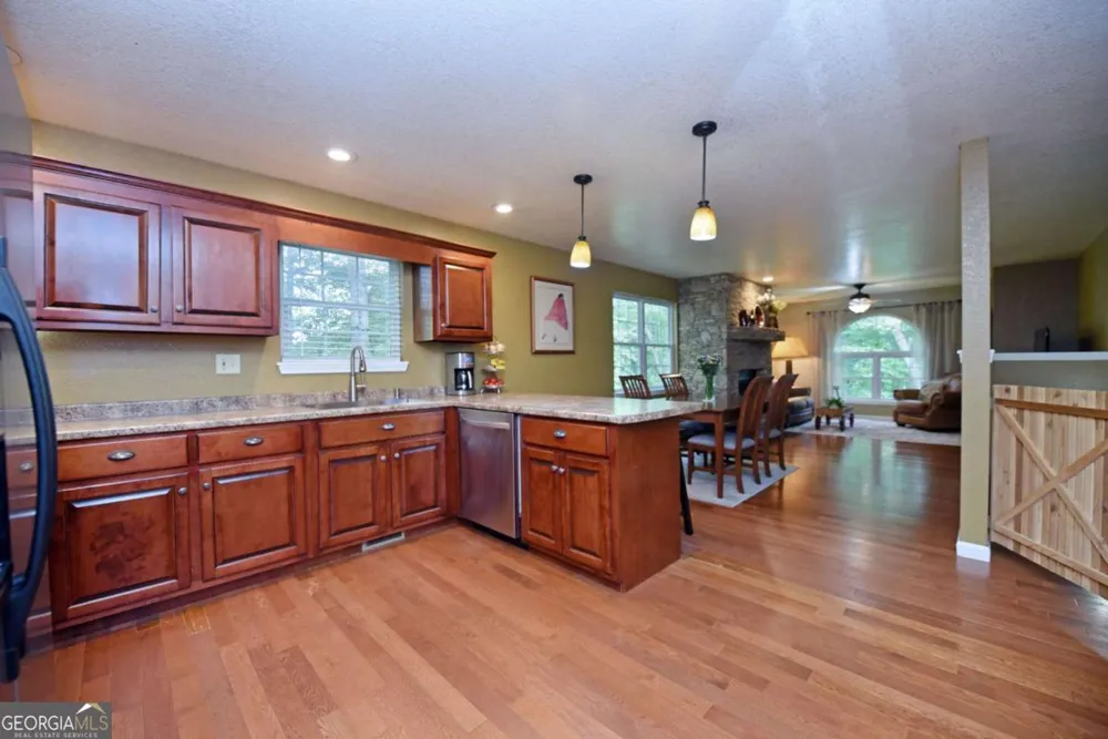 1512 Smithfield LN Young Harris, GA 30582