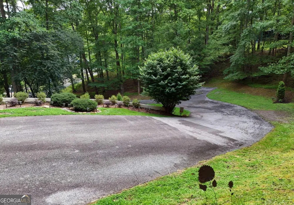 1512 Smithfield LN Young Harris, GA 30582