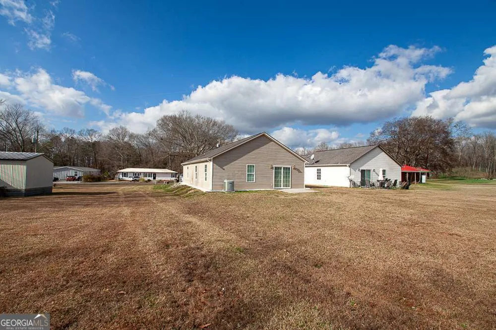 511 Circle DR Calhoun, GA 30701