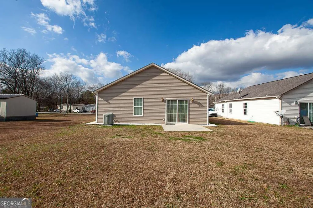 511 Circle DR Calhoun, GA 30701