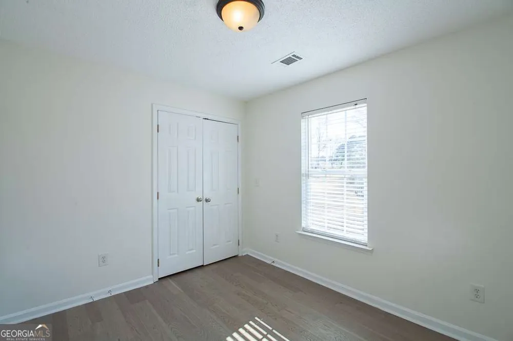 511 Circle DR Calhoun, GA 30701