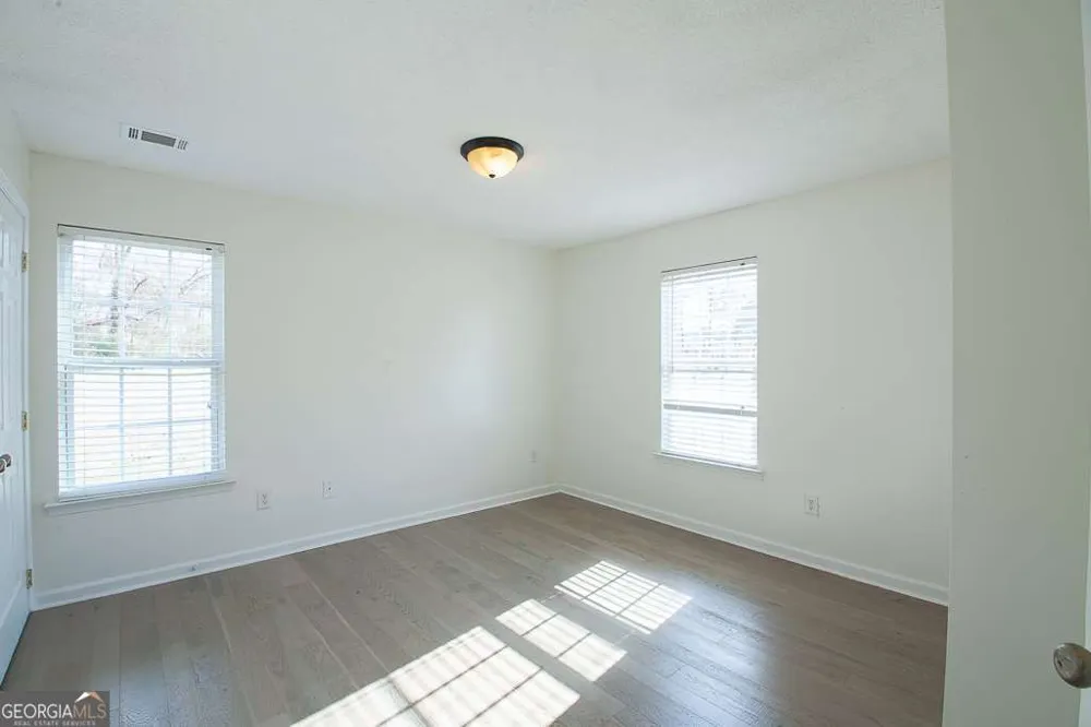 511 Circle DR Calhoun, GA 30701