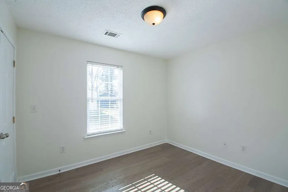 511 Circle DR Calhoun, GA 30701