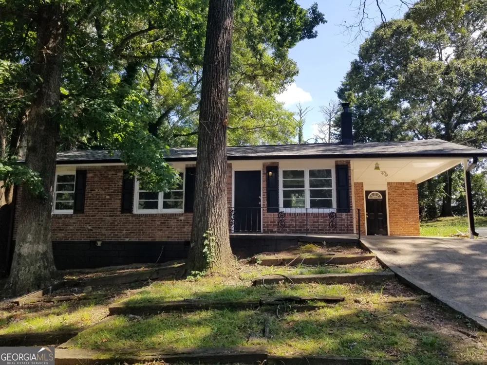2581 Oak CIR Ellenwood, GA 30294