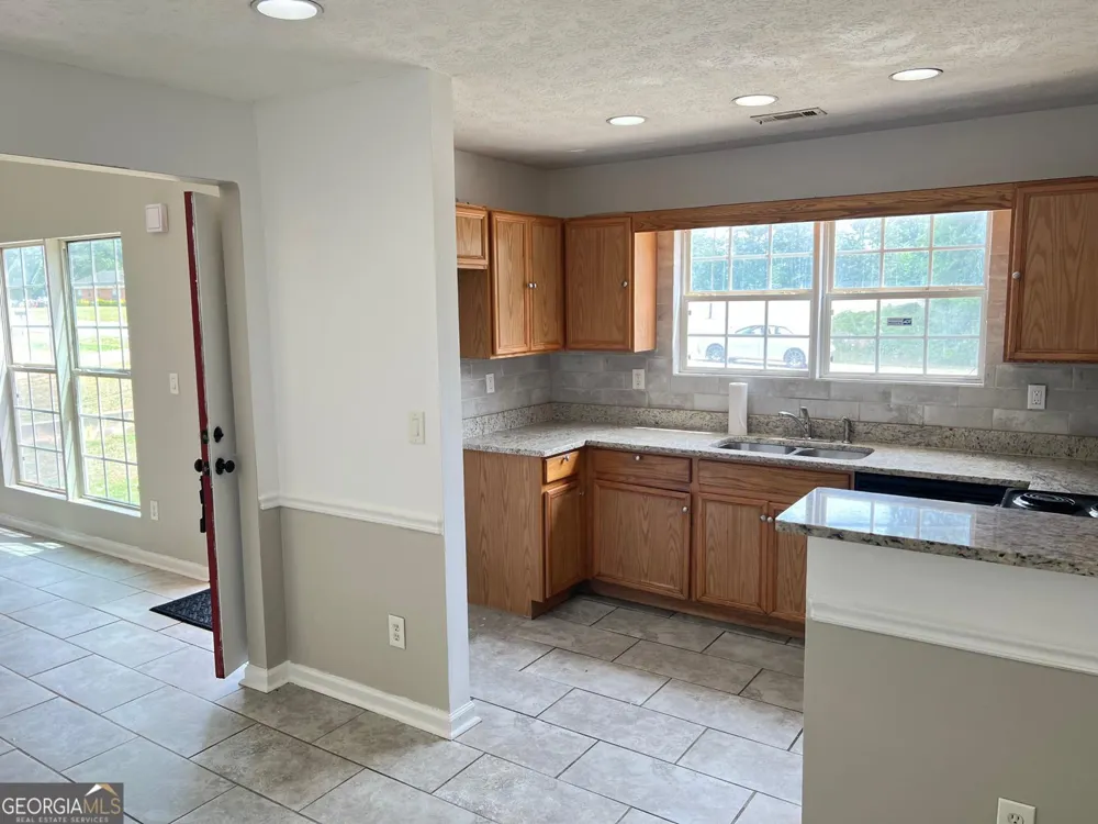 686 Morrow RD Forest Park, GA 30297
