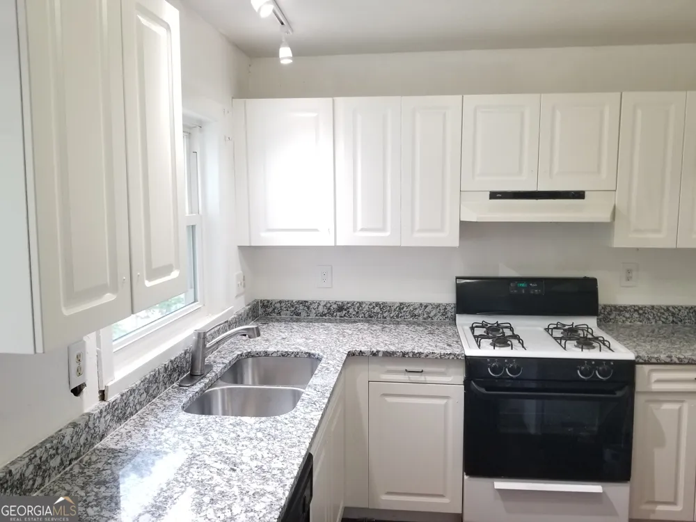 5066 Phillips DR Forest Park, GA 30297