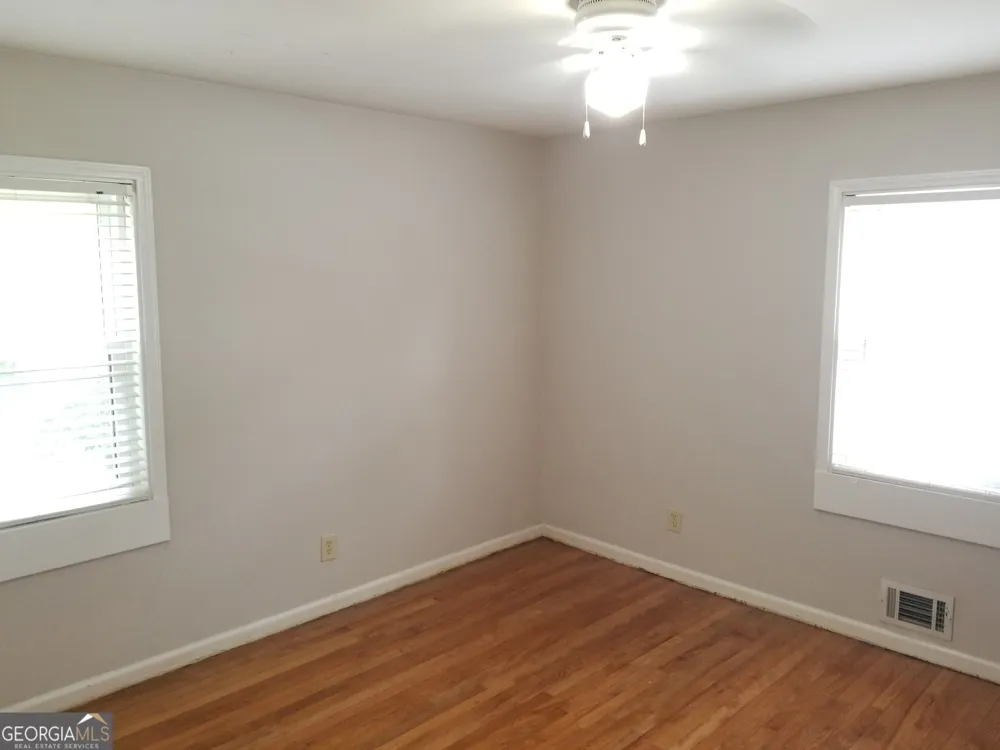 5066 Phillips DR Forest Park, GA 30297