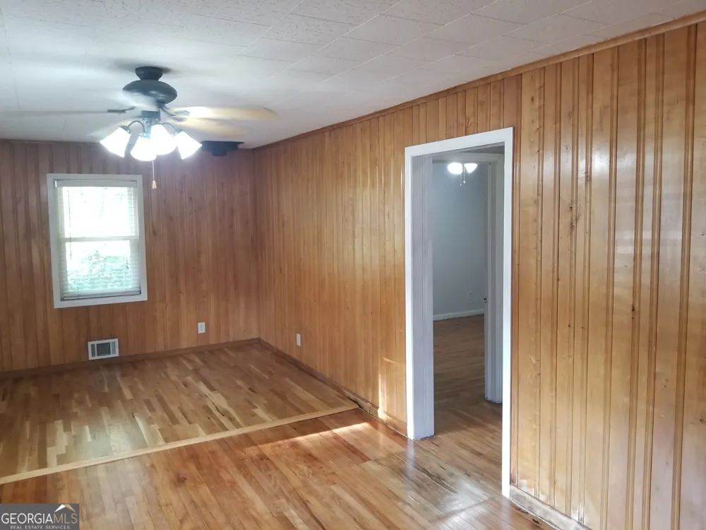 5066 Phillips DR Forest Park, GA 30297