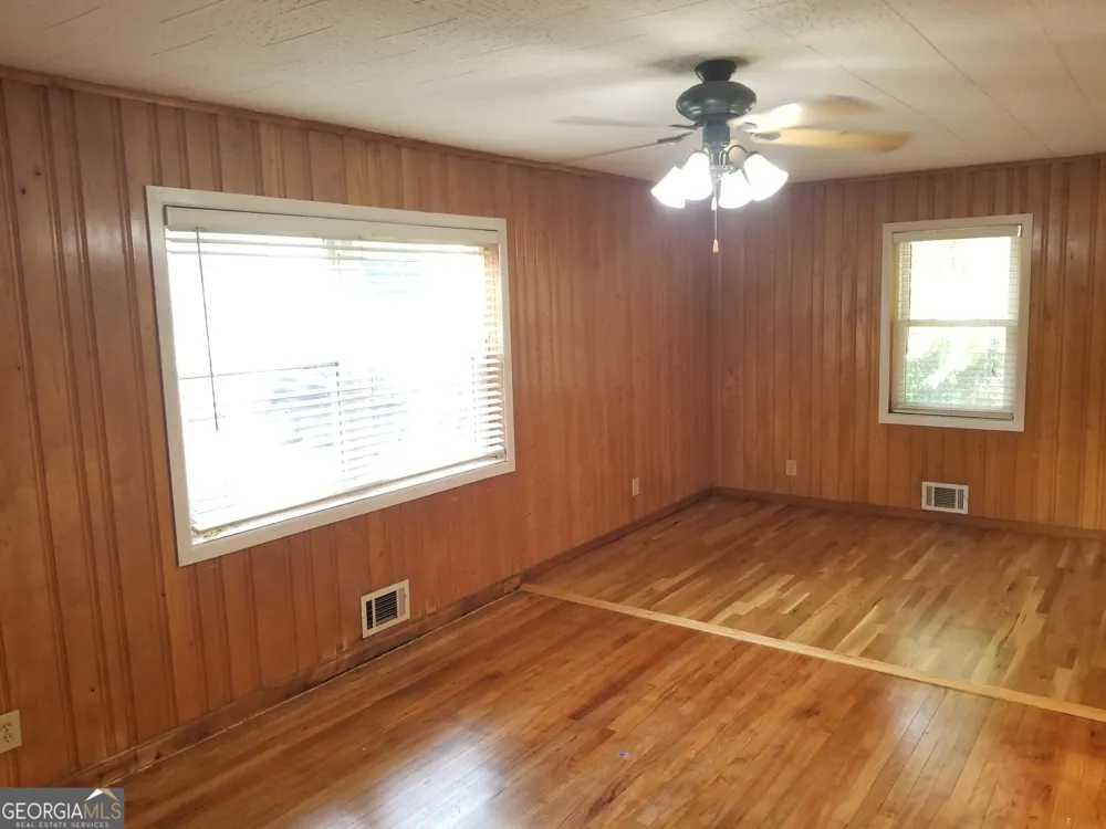 5066 Phillips DR Forest Park, GA 30297