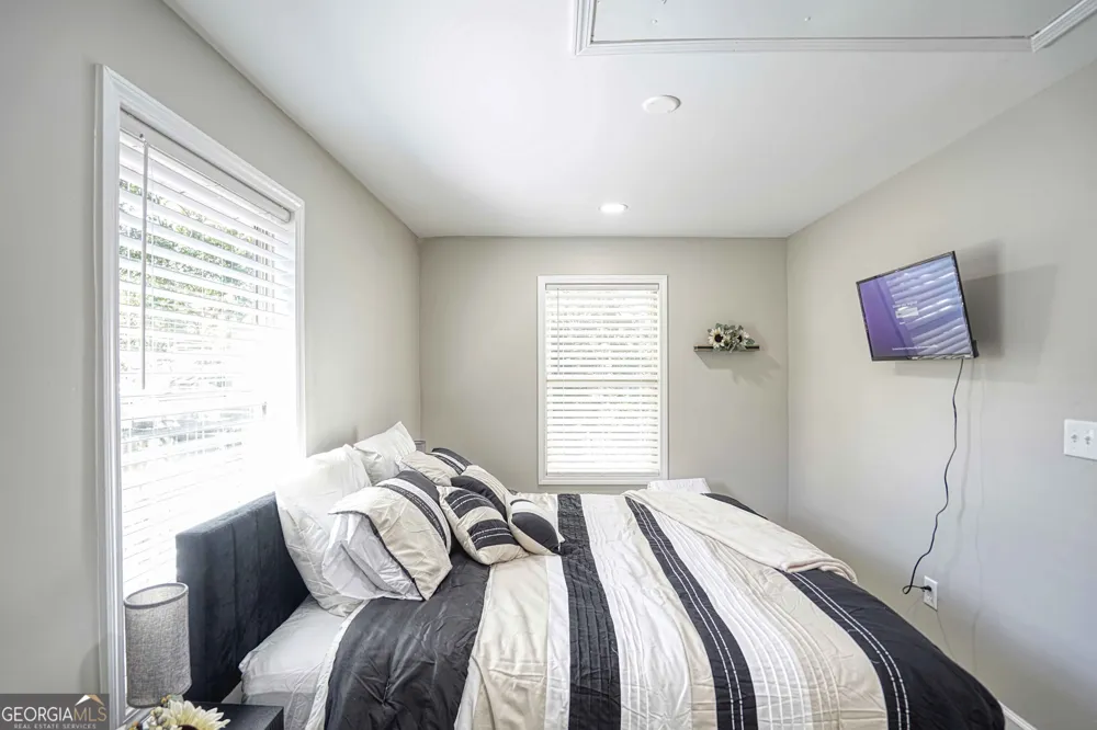 1827 Dunlap AVE East Point, GA 30344