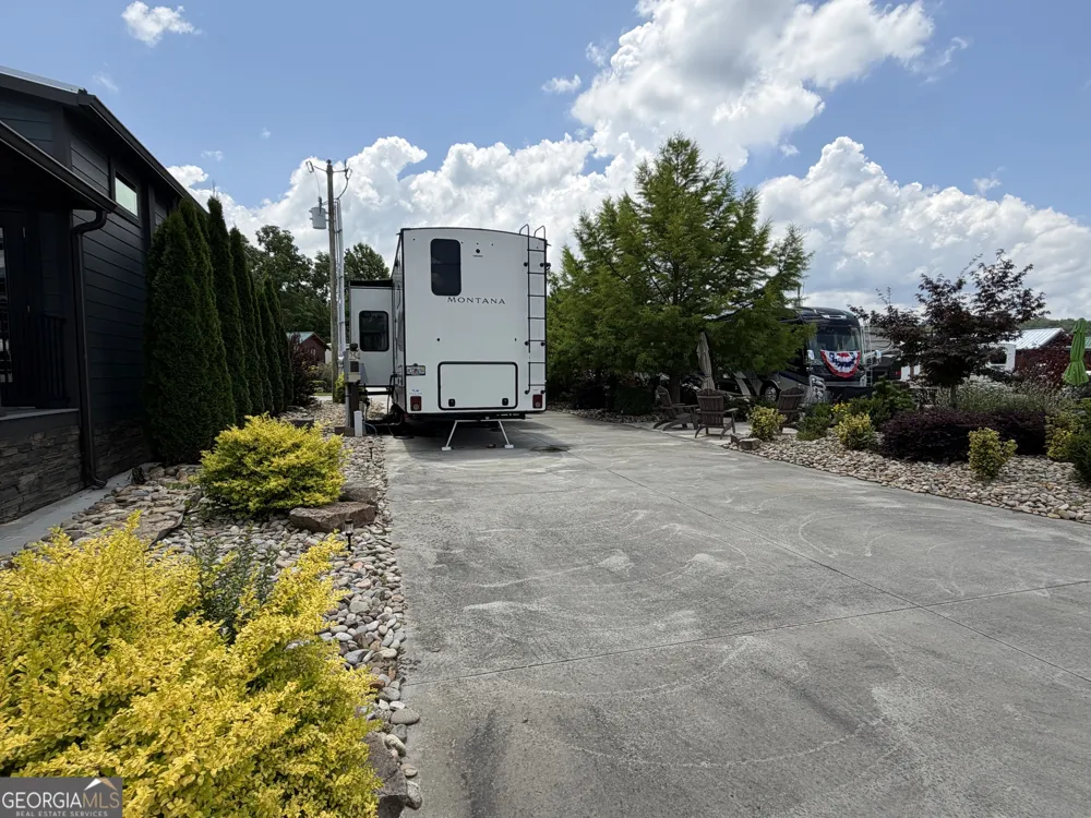 177 Mountain Vista RD Blairsville, GA 30512