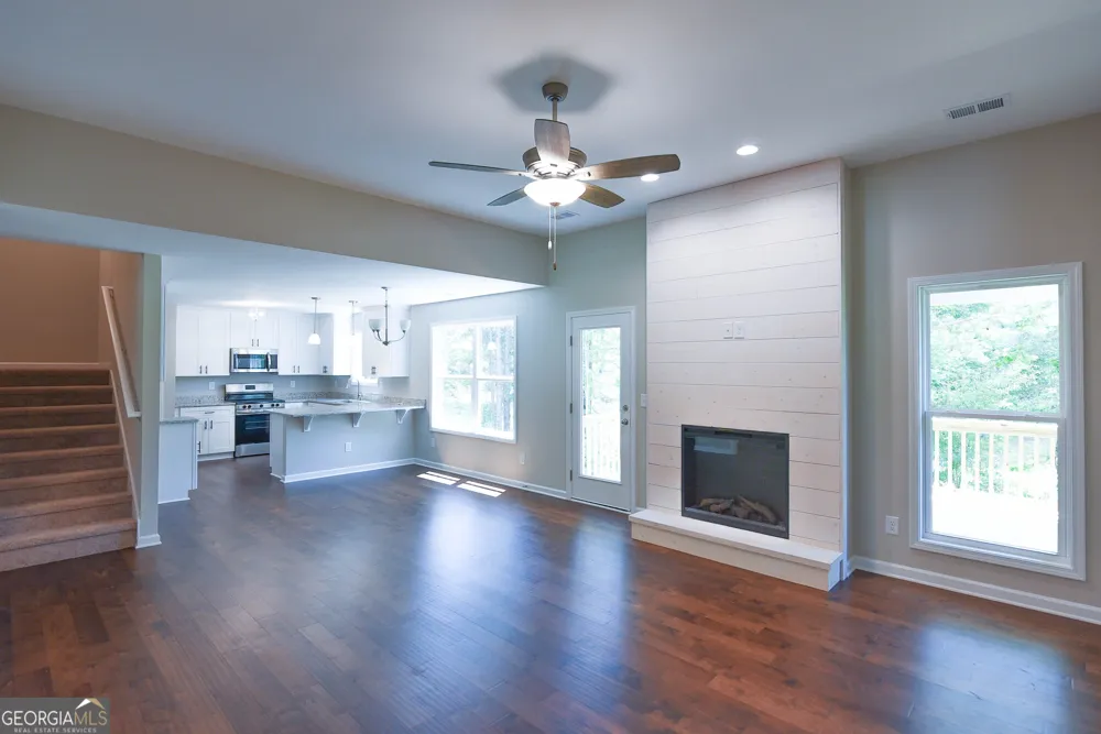 110 Fuller CT Grantville, GA 30220
