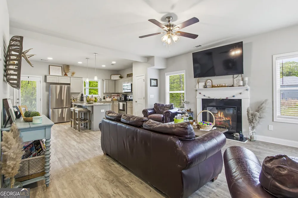 171 Strickland LOOP Forsyth, GA 31029