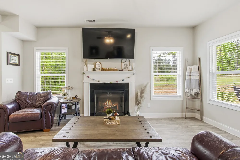 171 Strickland LOOP Forsyth, GA 31029