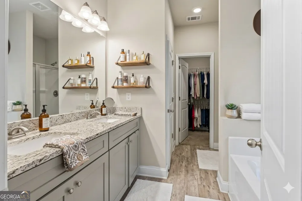 171 Strickland LOOP Forsyth, GA 31029