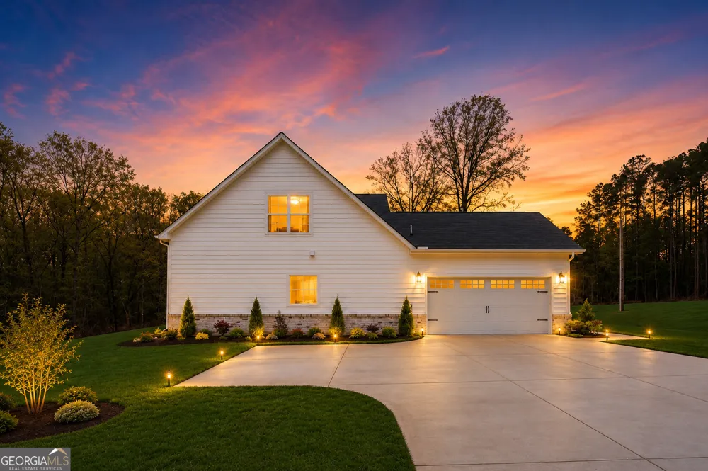 171 Strickland LOOP Forsyth, GA 31029