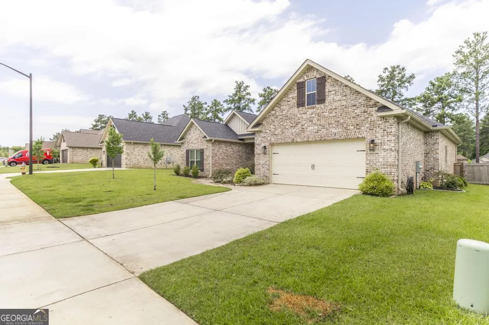 104 Gracetree WAY Kathleen, GA 31047