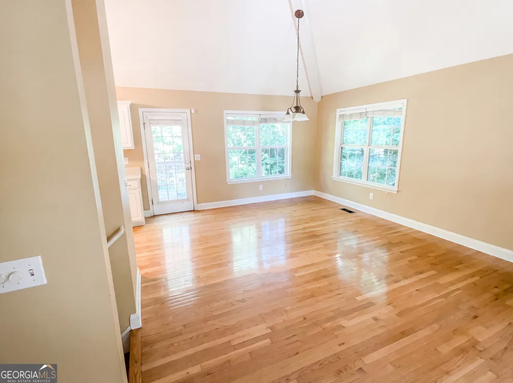 144 Mims DR Calhoun, GA 30701