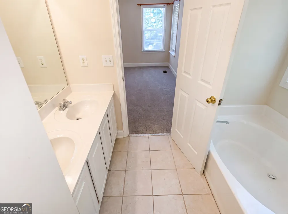144 Mims DR Calhoun, GA 30701