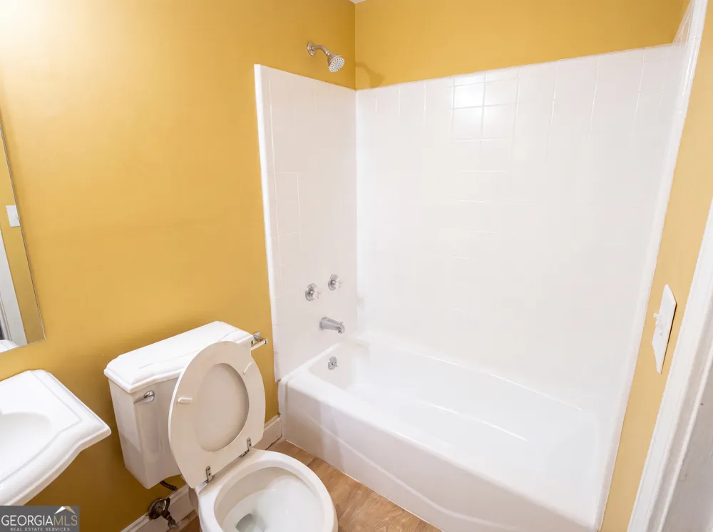 144 Mims DR Calhoun, GA 30701