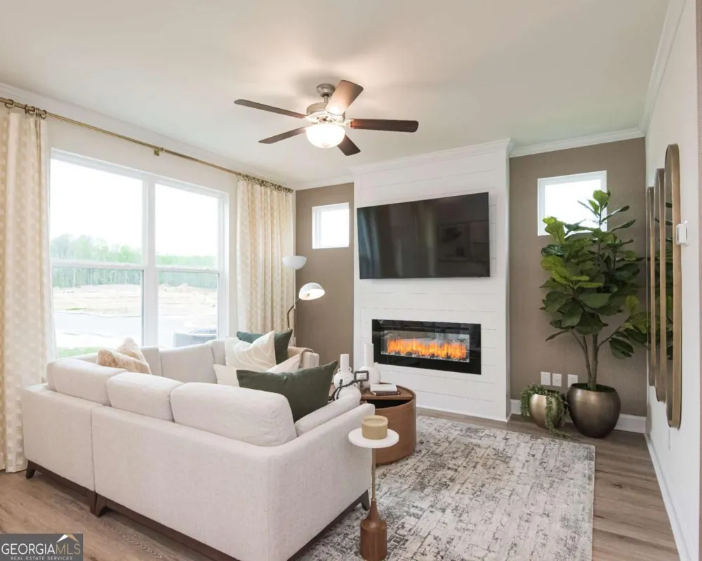 6009 Silverbell DR Flowery Branch, GA 30542