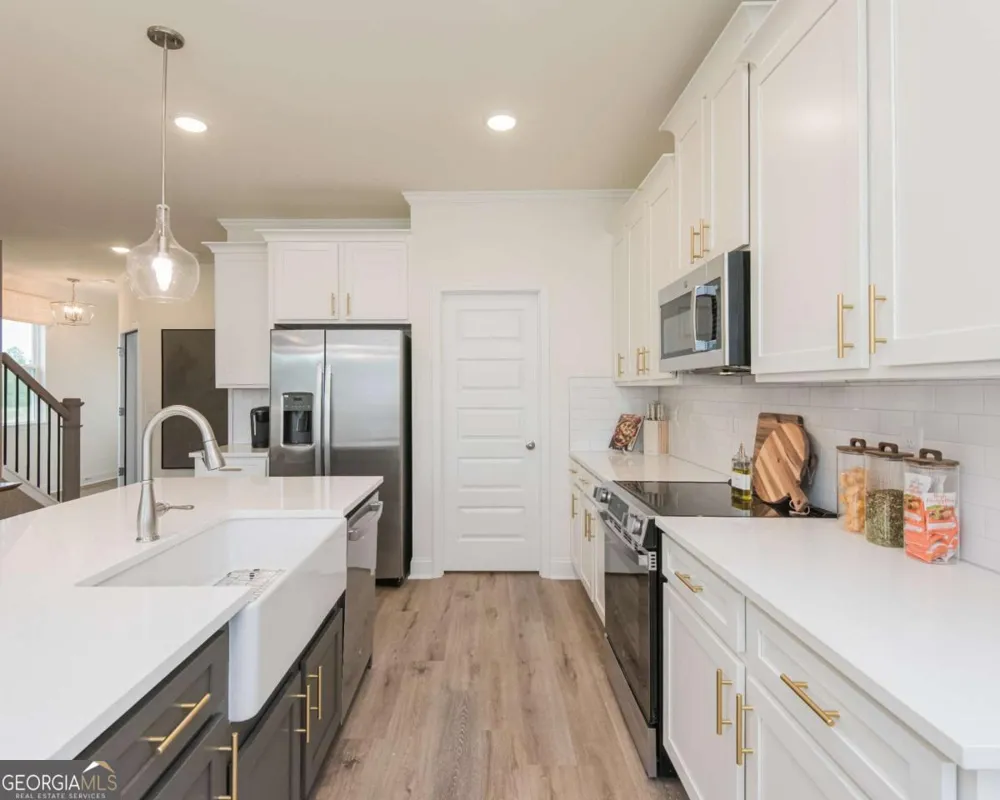6009 Silverbell DR Flowery Branch, GA 30542