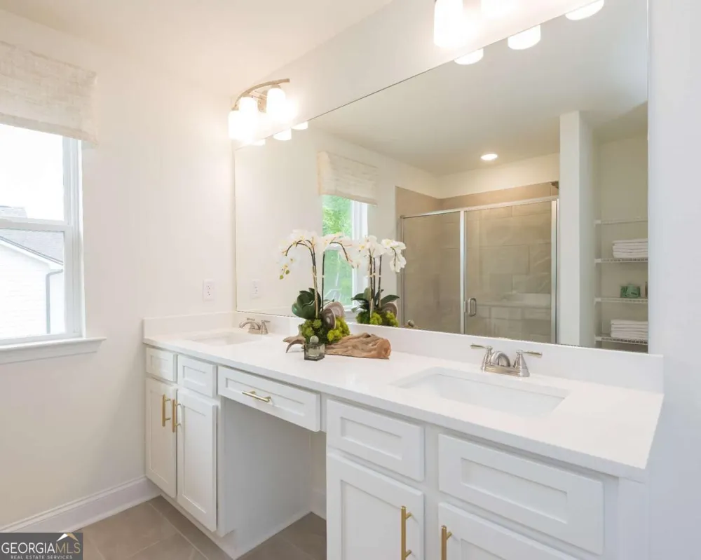 6009 Silverbell DR Flowery Branch, GA 30542